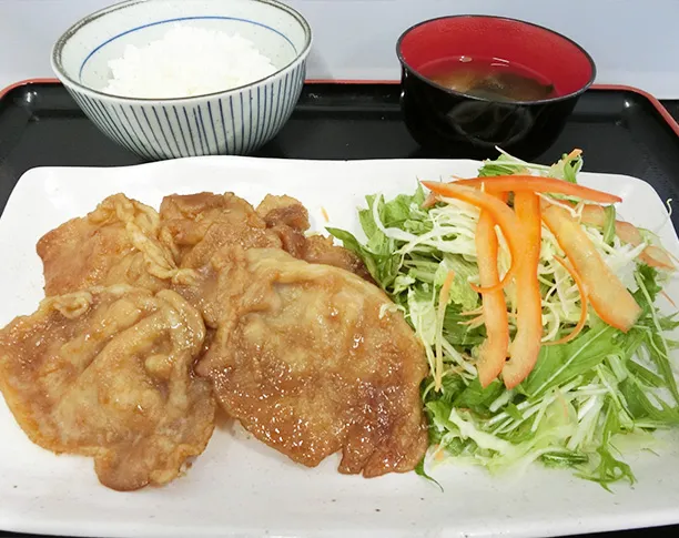 豚の生姜焼定食